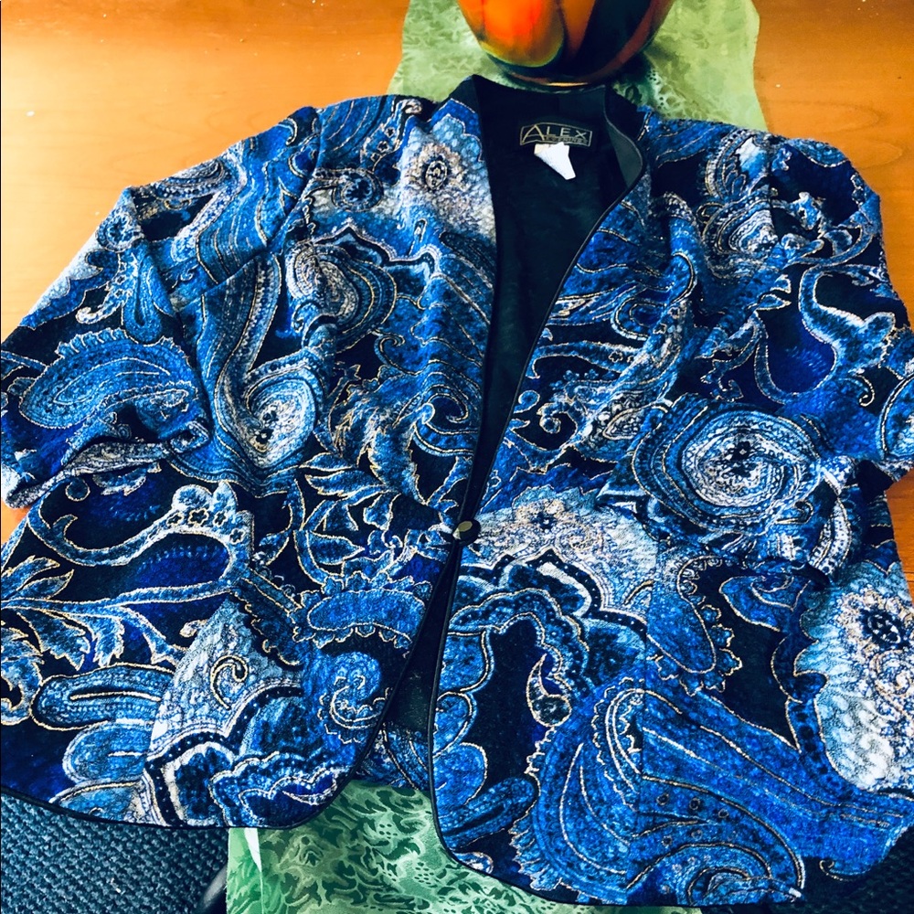 Very pretty Evening jacket, size Medium